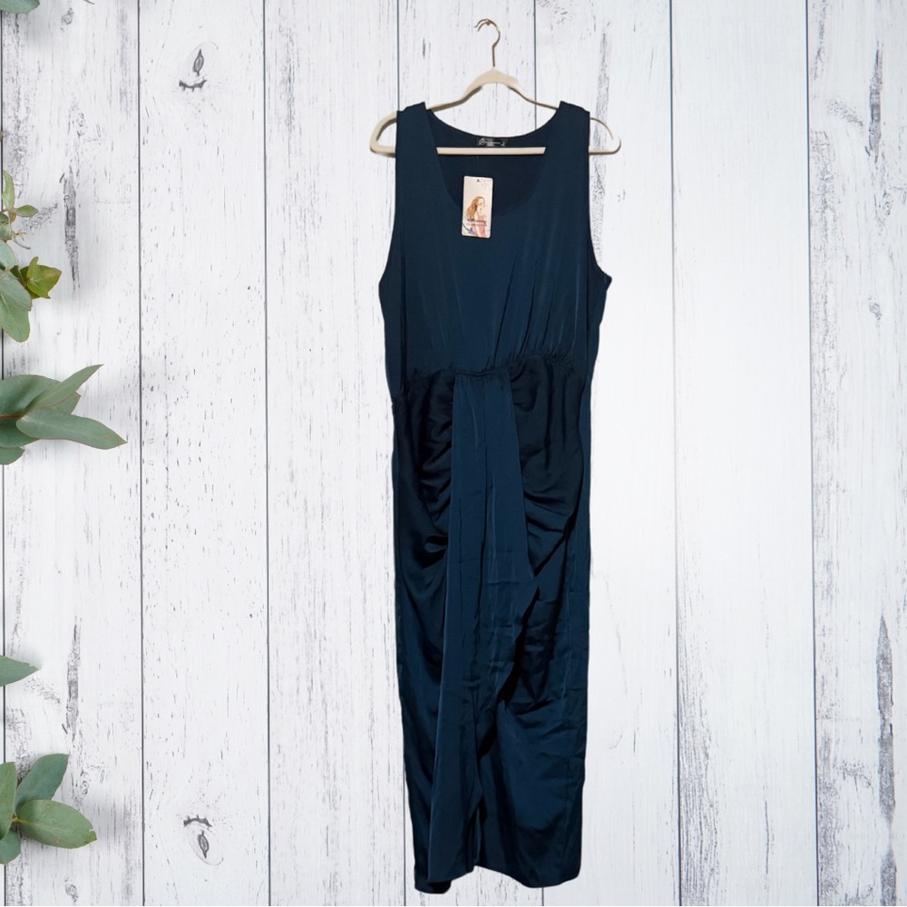 Elegant Navy Blue Sleeveless Dress